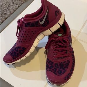 Nike Women’s Tennis Shoes 5.0
